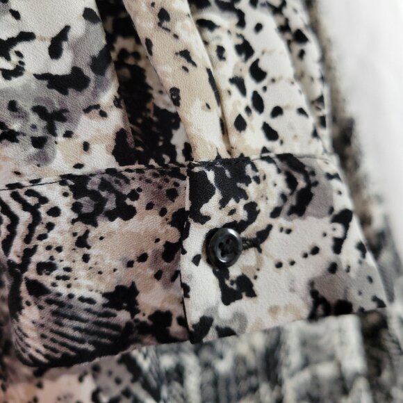 Apt. 9 Top Blouse Snakeskin Black White Gray V-neck 3/4 sleeve pockets Medium - Picture 7 of 11